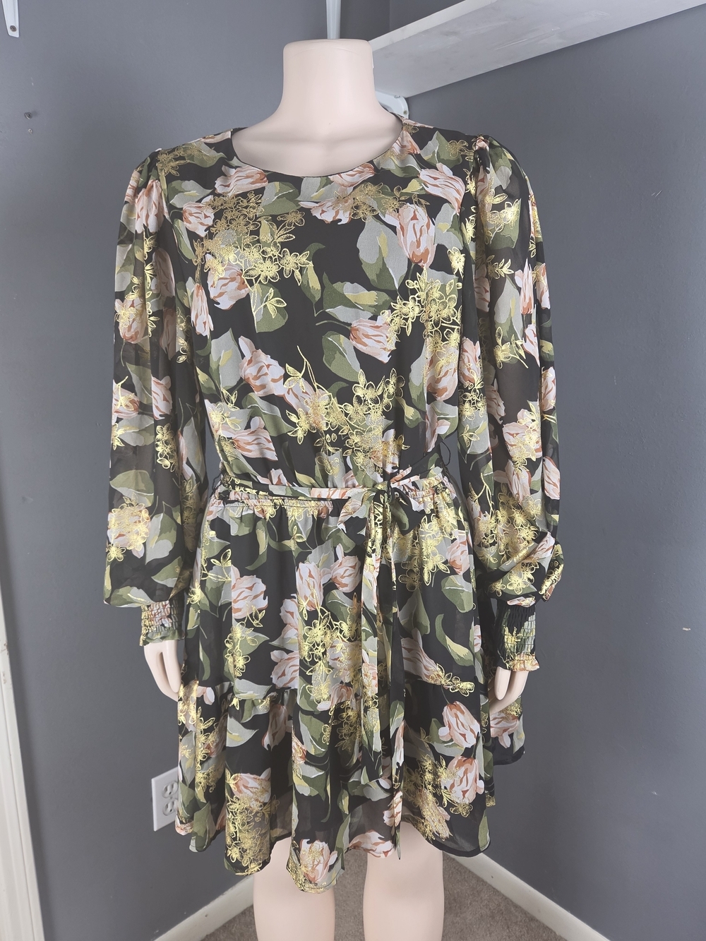 Floral Tie-Waist Long Sleeve Dress - Black & Olive